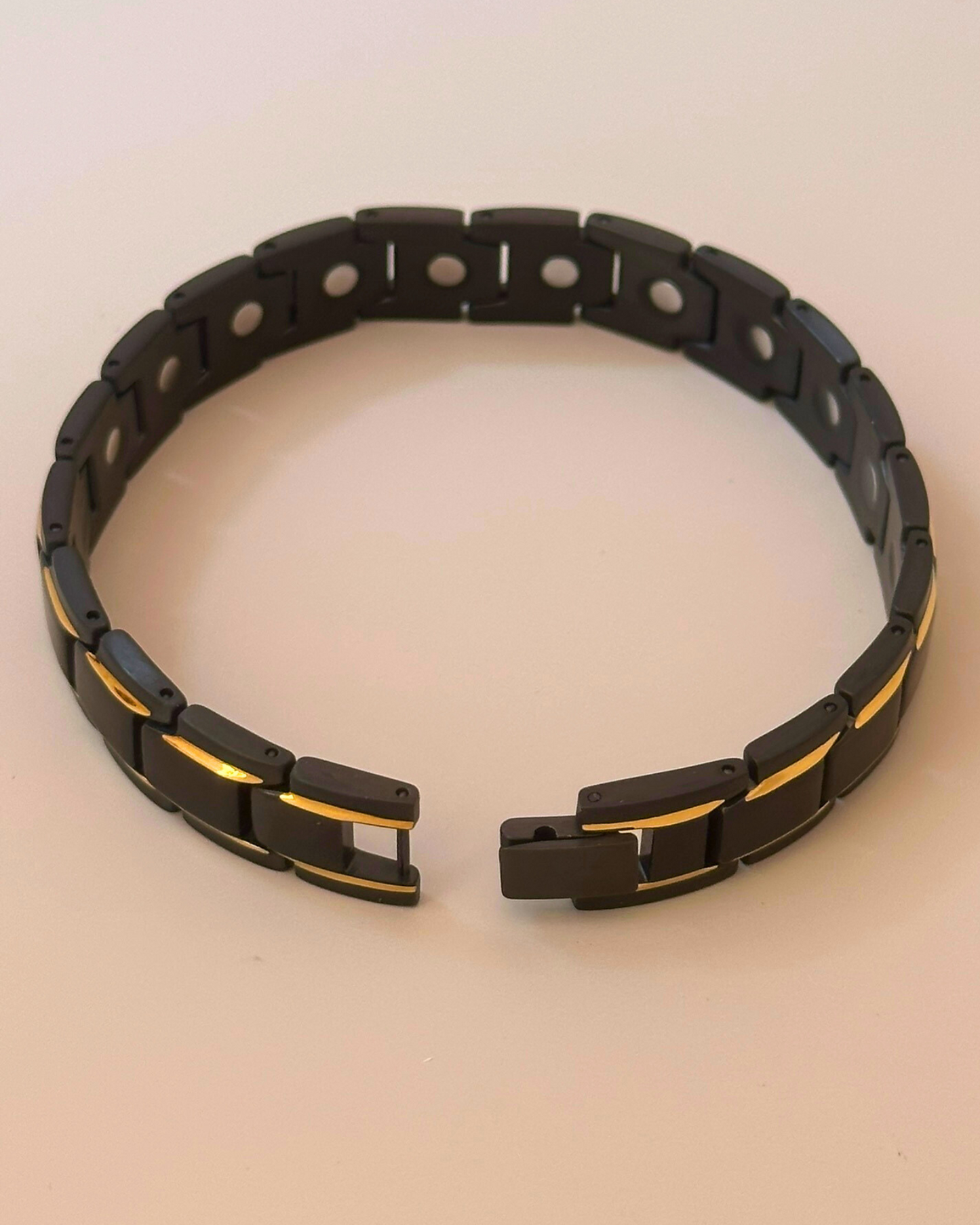 High-Quality Unisex Magnetic Bracelets - Adjustable Ion Germanium Energy Gold-Plated Stainless Steel for Men & Women