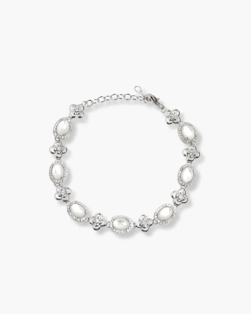 Grand Oval Cabochon with Flower Bracelet