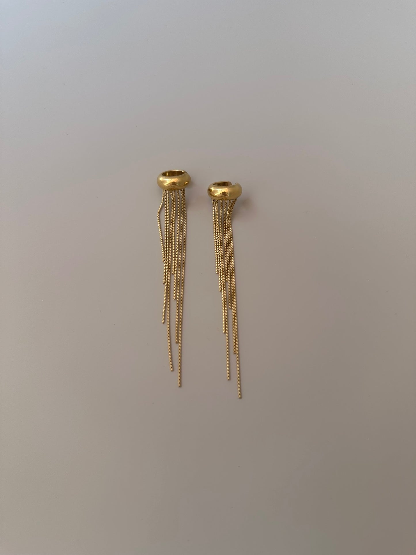 Gilded Glamour 18K Gold Tassel Clip-On Earrings – Sophisticated Drop Dangle for Women