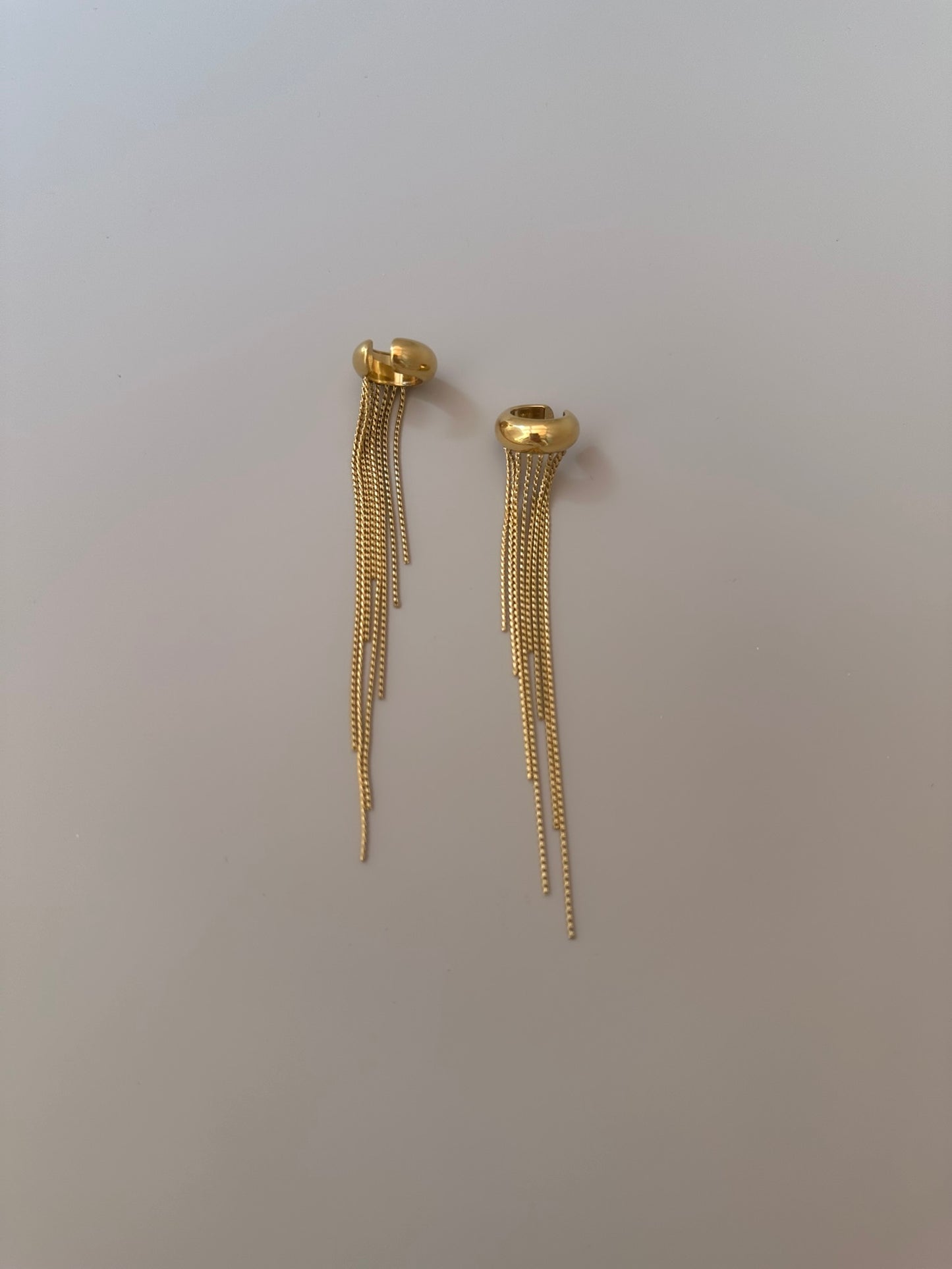 Gilded Glamour 18K Gold Tassel Clip-On Earrings – Sophisticated Drop Dangle for Women