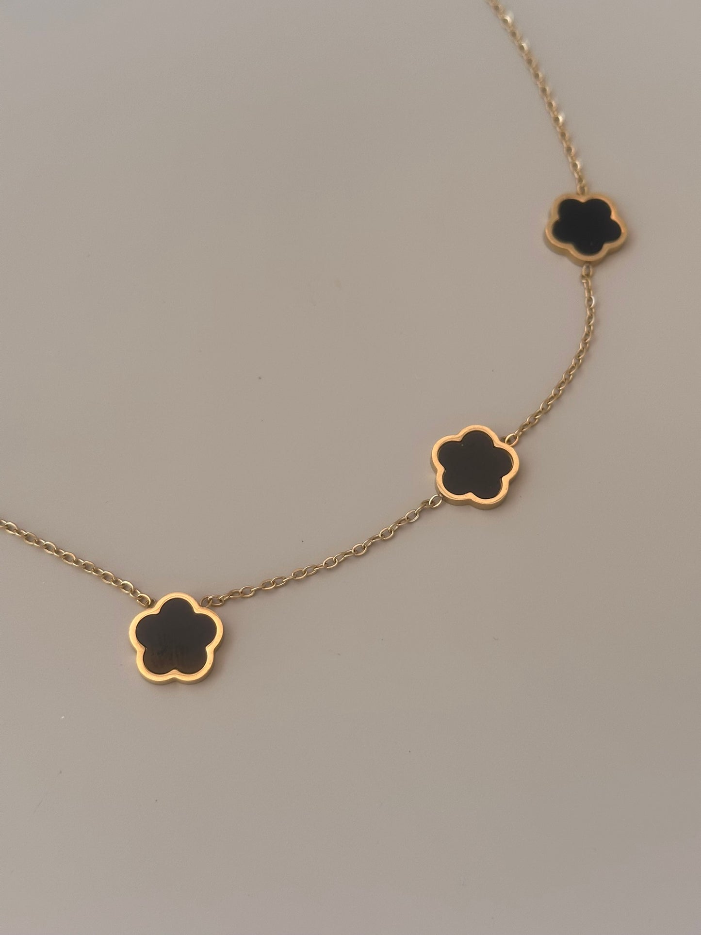 Lucky Charm Necklace – 18K Gold Plated Stainless Steel Five-Leaf for Women, Waterproof and Elegant